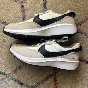 Nike Waffle Debut Womens Size 10